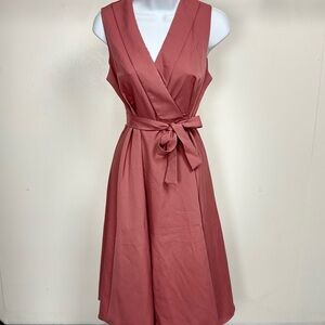 Elegant Sleeveless Wrap Dress in Rose